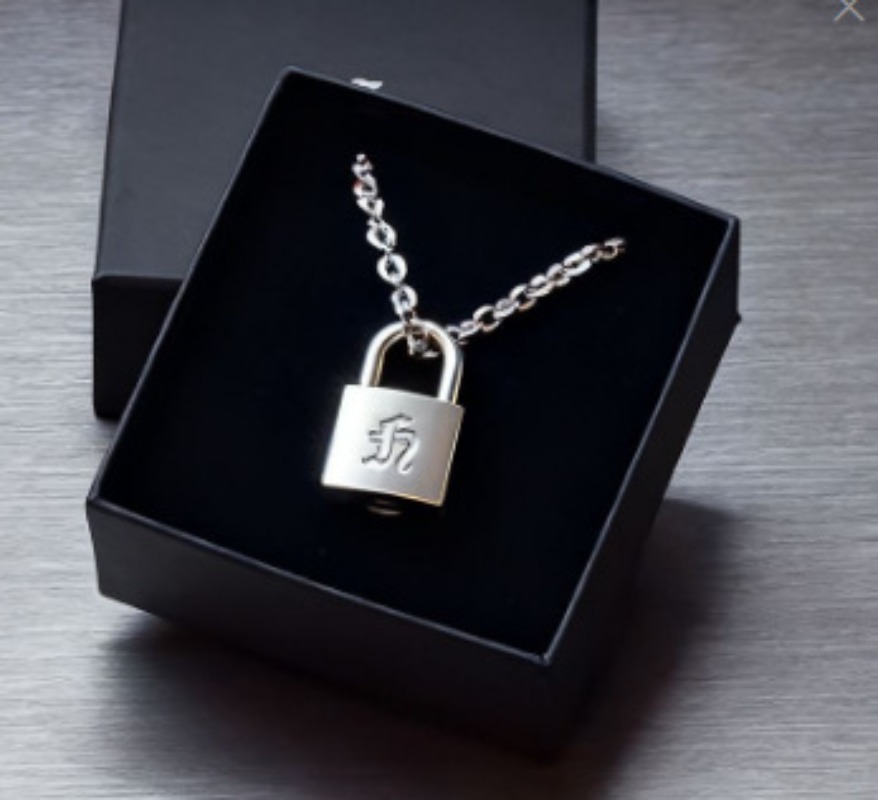 Smooth Matte Finish Metal Lock - đánh giá và giá Men Accessories Necklace