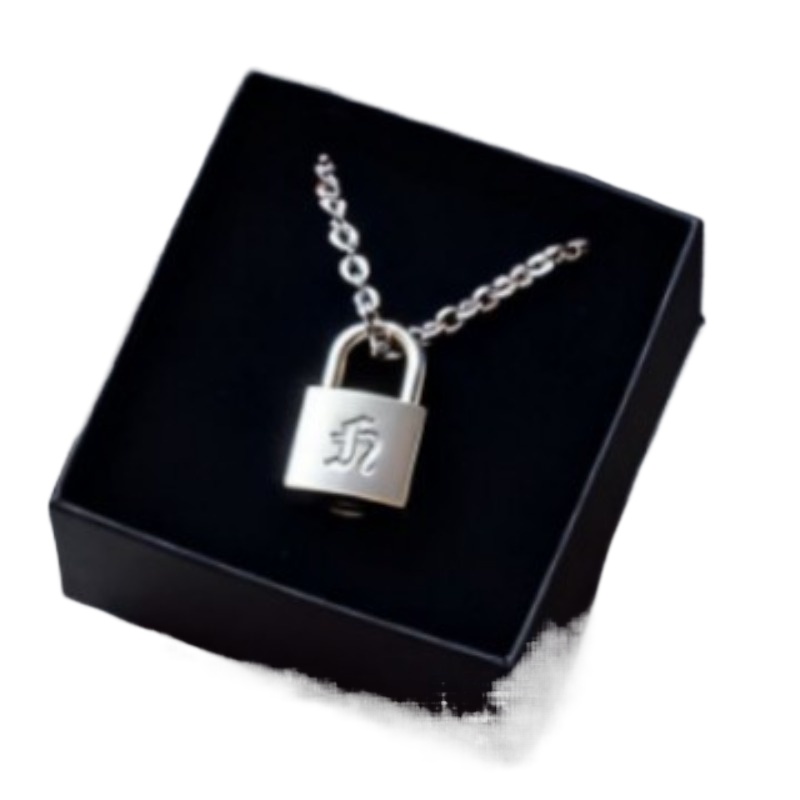 Smooth Matte Finish Metal Lock - đánh giá và giá Men Accessories Necklace